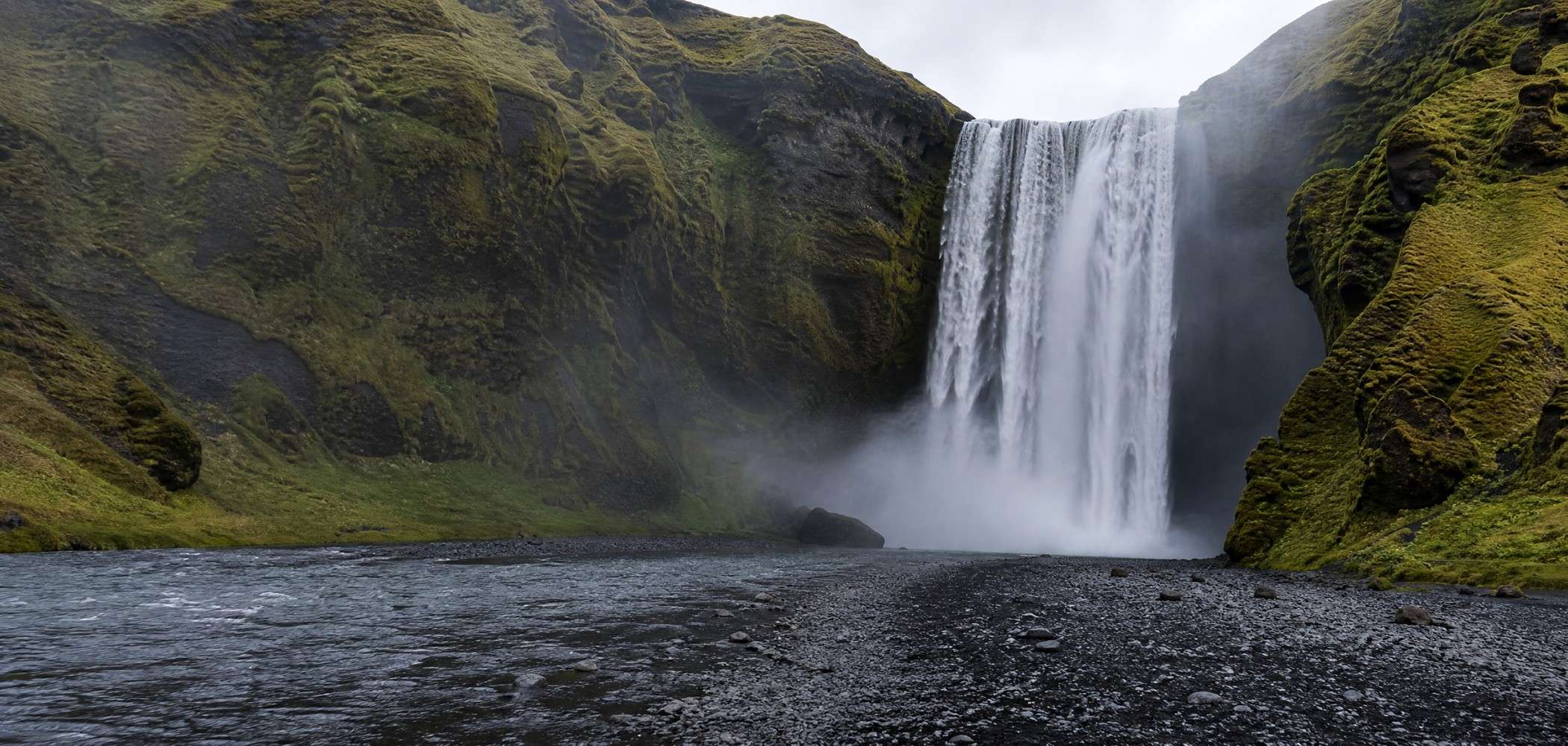Kirkjubaejarklaustur –Dyrholaey – Eyjafjallajokull Volcano Region on Iceland cultural and wilderness small group tour