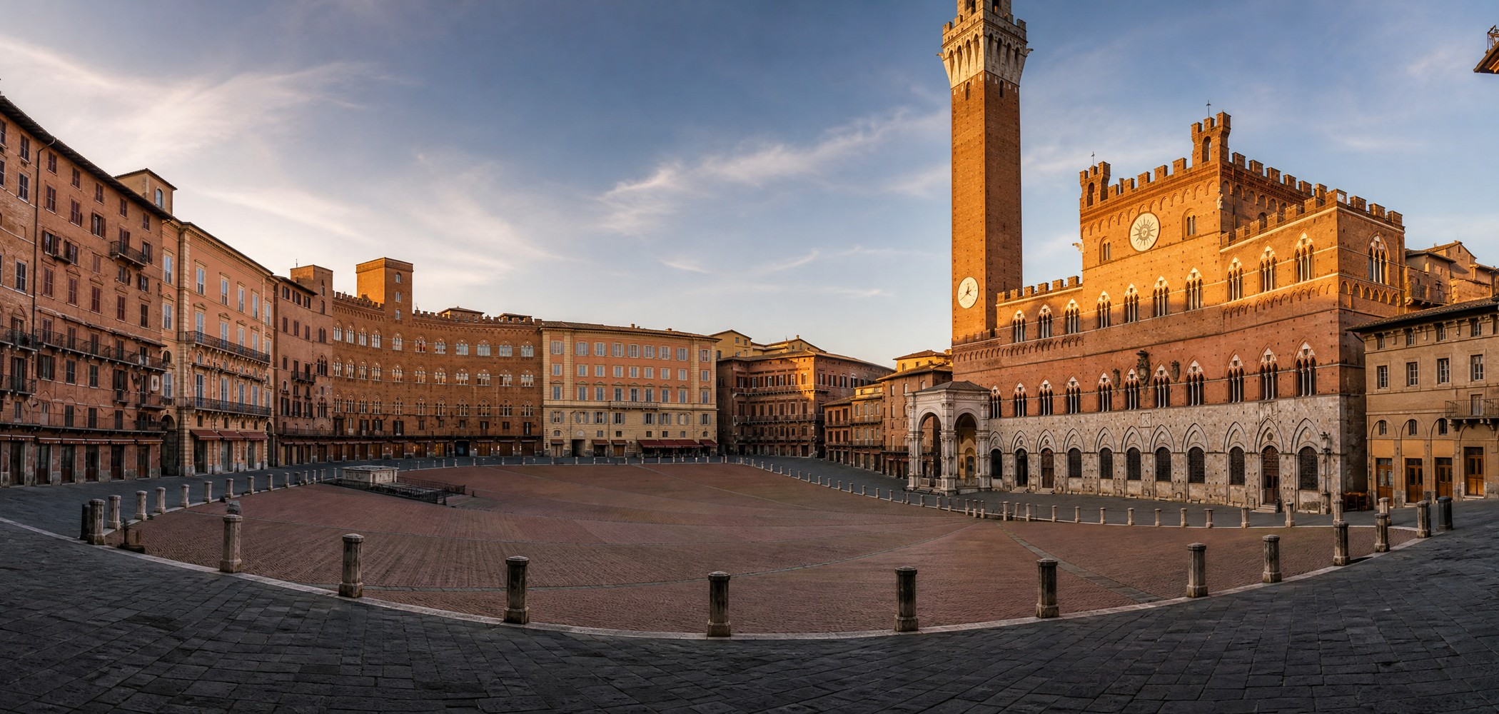 People-free editorial view of Siena Piazza Del Campo.