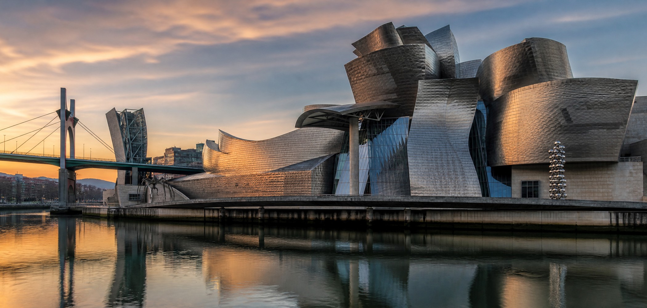 People-free editorial view of Guggenheim Bilbao.